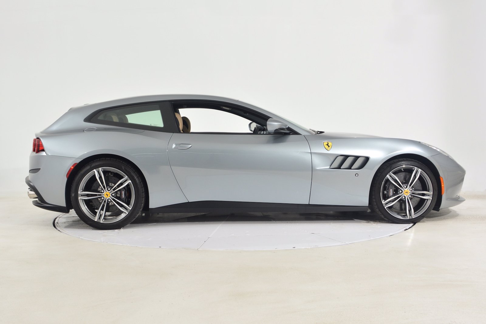 2020 ferrari gtc4lusso price